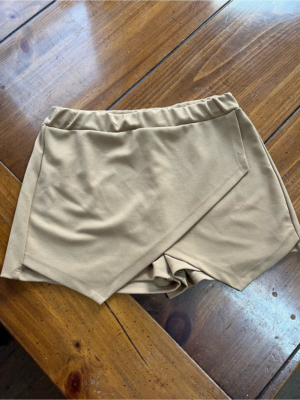 Apple Tree Khaki Asymmetrical Wrap Skort Size Large EUC